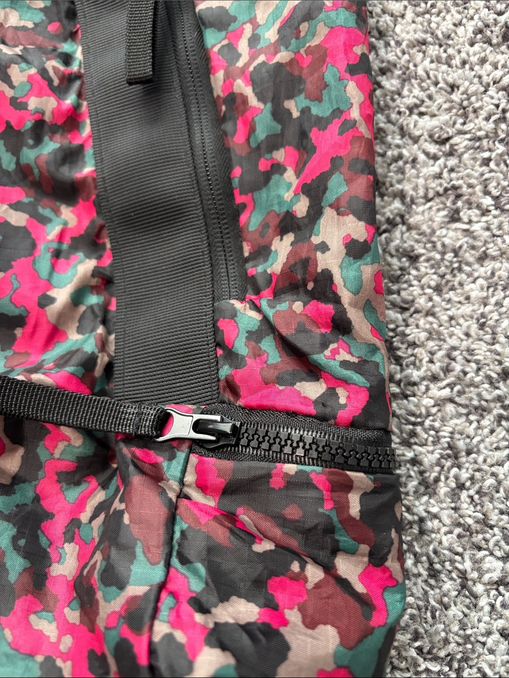 EUC Athleta Nylon Gym Bag - Picture 5 of 10